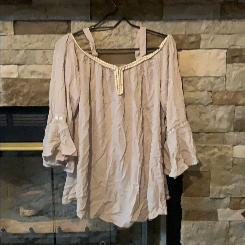 Open shoulder Blouse 💕